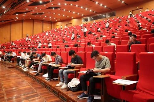 Hàng trăm kỹ sư, cử nhân thi tuyển vào Samsung Việt Nam