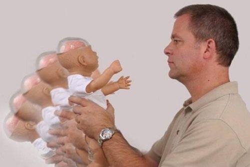 Từ vụ bảo mẫu 'rung, lắc' bé trai sơ sinh gây chú ý dư luận, hội chứng này nguy hiểm thế nào với trẻ em?