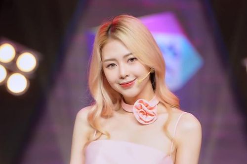 Thái độ của Liz Kim Cương đối với Trịnh Thăng Bình sau nghi vấn cạch mặt