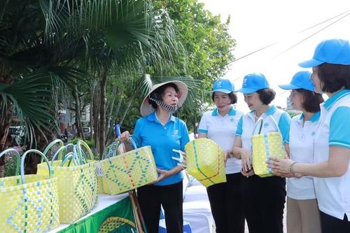 Mỗi cán bộ, hội viên phụ nữ Thủ đô là một đại sứ tuyên truyền chống rác thải nhựa