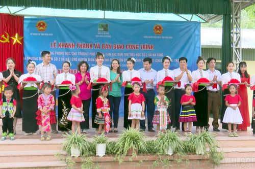 Trao tặng phòng học cho Trường PTDT bán trú Tiểu học số 2 và Trường Mầm non số 2, xã Na Tông
