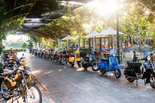 Đến Champa Island Nha Trang thưởng thức ẩm thực đường phố và ngắm xe cổ