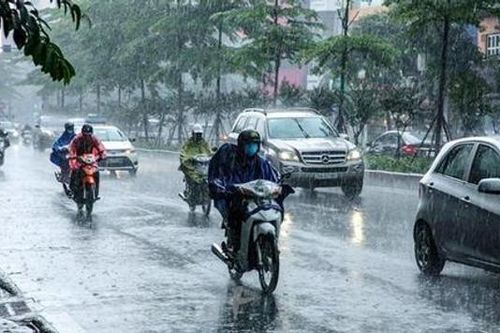 Hà Nội đón cơn mưa 'giải nhiệt' sau chuỗi ngày nắng nóng