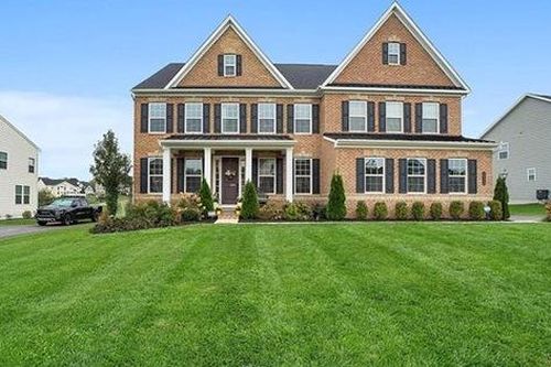 Mẹ Việt khoe nhà khiến dân tình mắt tròn mắt dẹt: Rộng 600m2 lại nằm giữa sân golf, ngắm nội thất mà mê mệt
