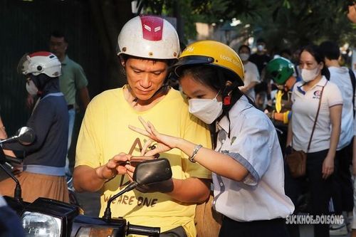 Gần 4.000 sĩ tử bắt đầu cuộc đua thứ hai tranh suất vào trường chuyên ở Hà Nội