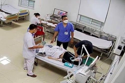 Diễn biến mới nhất về tình hình sức khỏe 2 nạn nhân trong vụ 3 bố con bật điều hòa ngủ trong xe ô tô