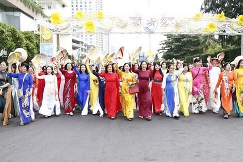 Khánh Hòa: Hơn 6.000 tà áo dài diễu hành tại chương trình Fesstival Biển Nha Trang- Khánh hòa 2023