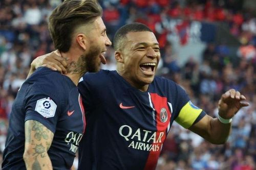 Mbappe bị chỉ trích vì không nhường phạt đền cho Messi