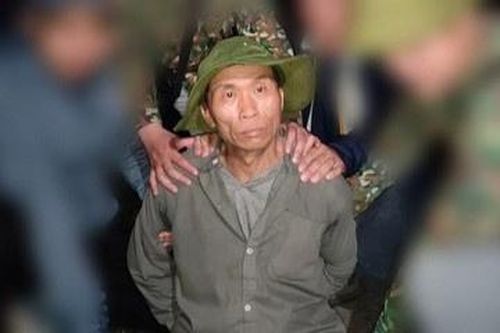 Bắt giữ người đàn ông ném đá, tấn công khách du lịch
