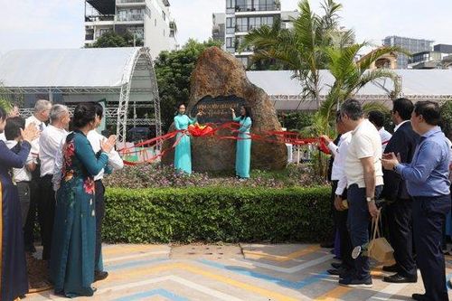 Tây Hồ phát động chương trình trồng cây hữu nghị năm 2023