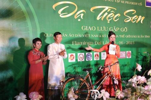Ấn tượng 'Dạ tiệc sen - Sắc sen vào hạ'