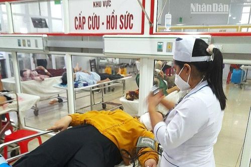 Đắk Lắk: Kỷ luật khiển trách thầy giáo đánh đập vợ phải nhập viện