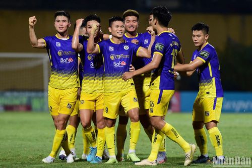 Hà Nội thắng sát nút Nam Định 1-0