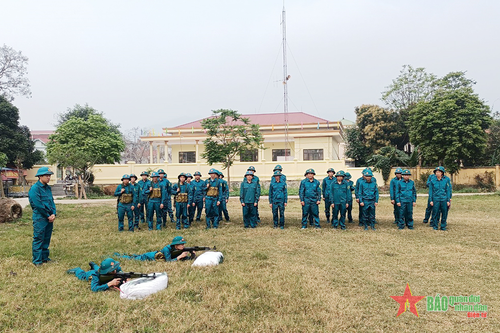 'Sao vuông' Lập Thạch đua tài huấn luyện