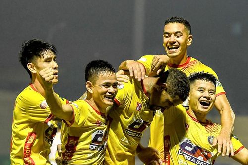 V-League 2023: Căng thẳng ở 2 đầu bảng xếp hạng