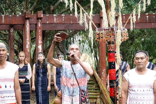 Cuộc đời gắn với tiếng chiêng