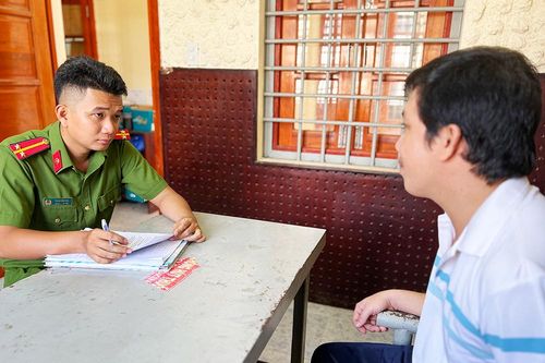 Khởi tố kẻ dùng sổ đỏ giả lừa đảo chiếm đoạt tài sản ở An Giang