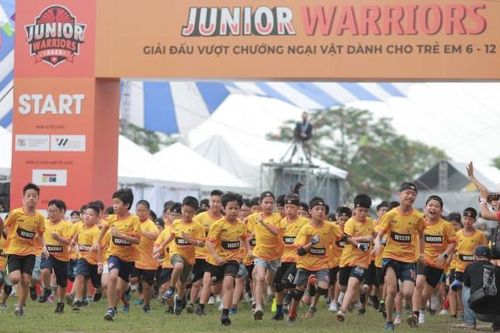 Hà Nội: Hàng nghìn 'chiến binh nhí' tham dự giải chạy vượt chướng ngại vật Junior Warriors