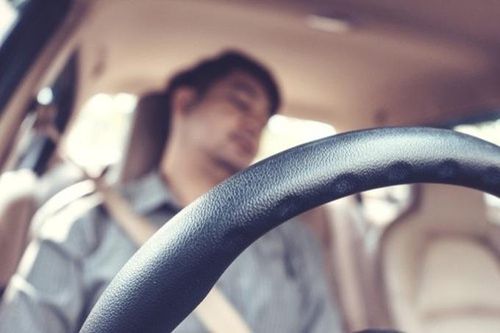 Chuyên gia phân tích mối nguy hiểm khi bật điều hòa ngủ trong ô tô