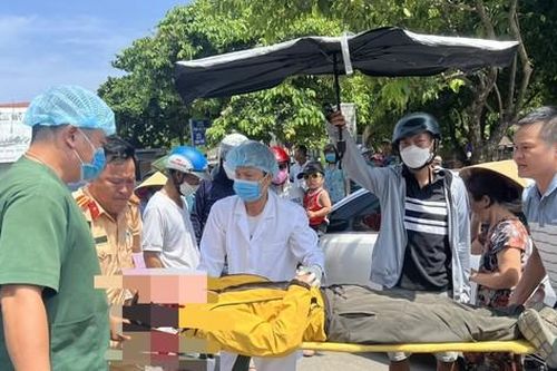 Shipper bất ngờ ngã vật xuống đường giữa nắng nóng, mặt bê bết máu