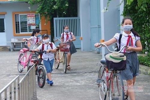 Điều gì đã khiến niềm tin sụt giảm vào 'học bạ toàn điểm 10'?