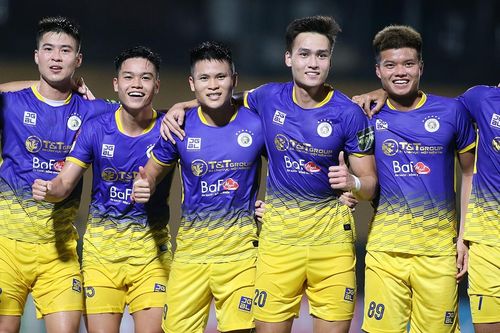 Văn Quyết không lên tuyển Việt Nam, HLV Hà Nội nói điều bất ngờ