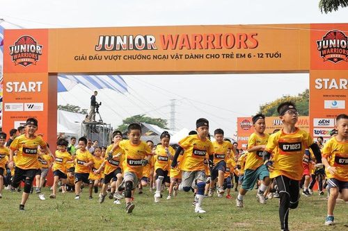 Các vận động viên nhí tham gia giải chạy ủng hỗ quỹ thiện nguyện