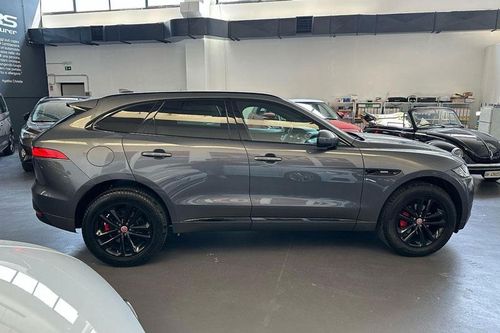 Bảng giá xe Jaguar tháng 6/2023