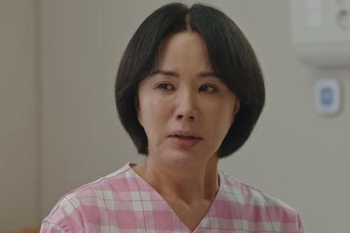 Rating 'Doctor Cha' giảm mạnh vì gần hết phim nữ chính vẫn khổ