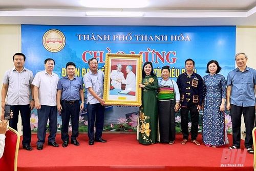 Thành ủy TP Thanh Hóa gặp mặt Đoàn đại biểu người có uy tín tiêu biểu trong đồng bào DTTS tỉnh Thanh Hóa