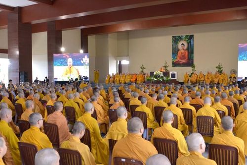 Ngày đầu tiên của khóa huân tu dành cho lãnh đạo và giảng viên Học viện Phật giáo VN tại TP.HCM