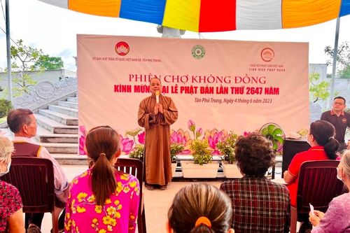 Tịnh viện Pháp Hạnh (H.Củ Chi) tổ chức phiên chợ 0 đồng tặng quà đến người nghèo địa phương
