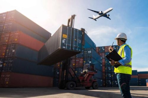 Sinh viên thực tập tại doanh nghiệp: Lợi thế và bất cập nhìn từ hai phía