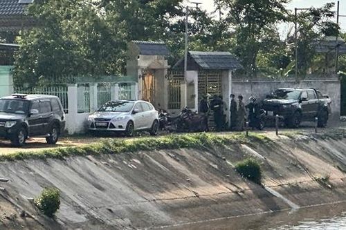 Khám xét nhà của trùm giang hồ Thảo 'lụi'
