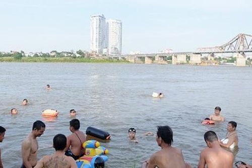 Đi bơi dễ viêm tai ngoài