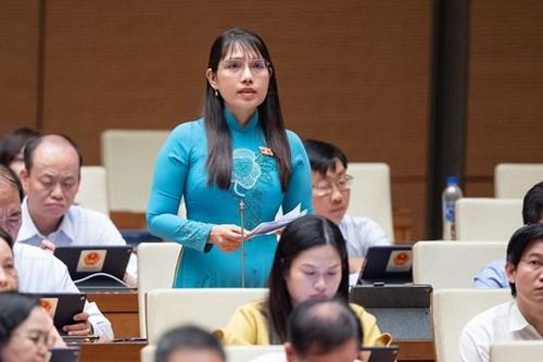 Ý kiến của hai nữ đại biểu về y tế