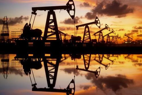 Arab Saudi thông báo giảm sản lượng, giá dầu lập tức tăng 2,5%