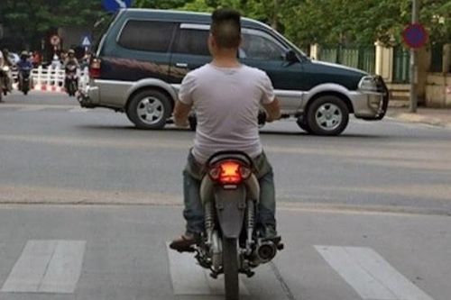 Đi xe máy không biển số bị phạt bao nhiêu tiền