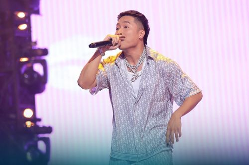 Vì sao rapper chuộng phụ kiện hầm hố