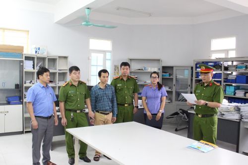Bắt tạm giam phó giám đốc trung tâm thuộc Trường ĐH Tây Bắc
