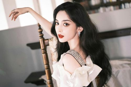 Cổ Lực Na Trát sau cú sốc bị bạo lực mạng 7 năm trước