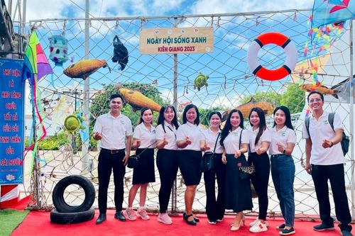 'Ngày hội sống xanh' ở Kiên Giang đổi rác thải lấy quà