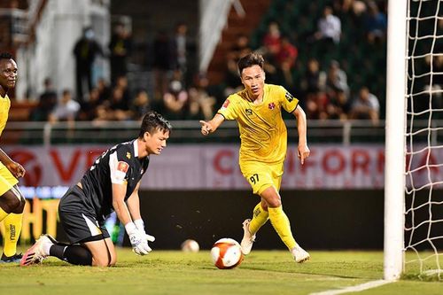 'Viên ngọc' từng được đánh giá rất sáng của HAGL đã làm 'rầu lòng' bầu Đức