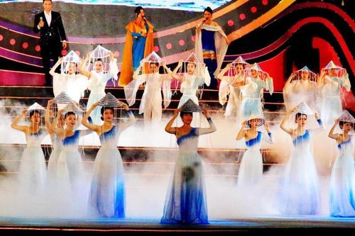 Lễ khai mạc Festival Biển 2023 Khánh Hòa- Khát vọng phát triển thu hút gần 10.000 người dân và du khách