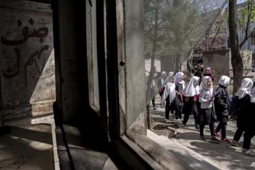 Gần 80 bé gái phải nhập viện ở Afghanistan do bị đầu độc