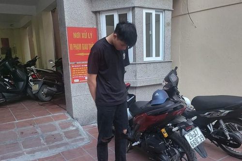 Vụ thanh niên lên mạng khoe 'bốc đầu' xe máy, tạm giữ hình sự 4 đối tượng