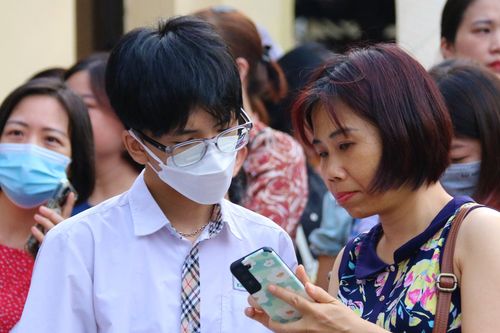 Đáp án tham khảo đề chuyên Toán vào lớp 10 Trường Chuyên Khoa học Tự nhiên