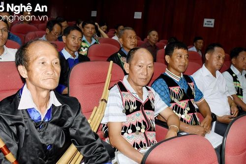 Gần 80 học viên tham dự lớp Tập huấn trình diễn dân gian cho đồng bào dân tộc Mông tỉnh Nghệ An