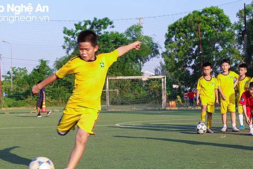 Hưng Nguyên quyết tâm đội nắng tìm 'vàng' tại Giải Bóng đá Thiếu niên, Nhi đồng Cúp Báo Nghệ An