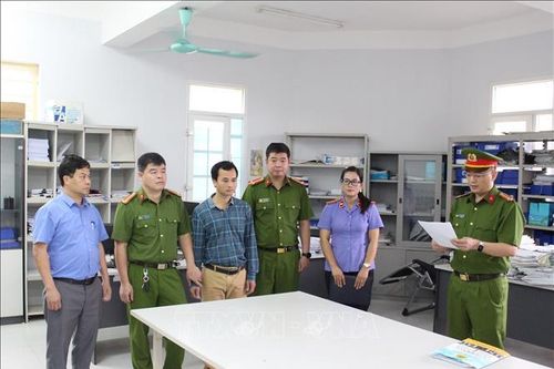 Bắt tạm giam đối tượng lập khống chứng từ thanh toán